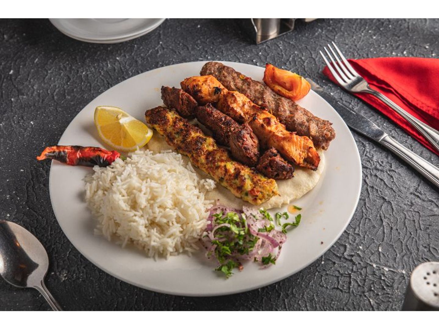 طبق مشاوي مشكلة