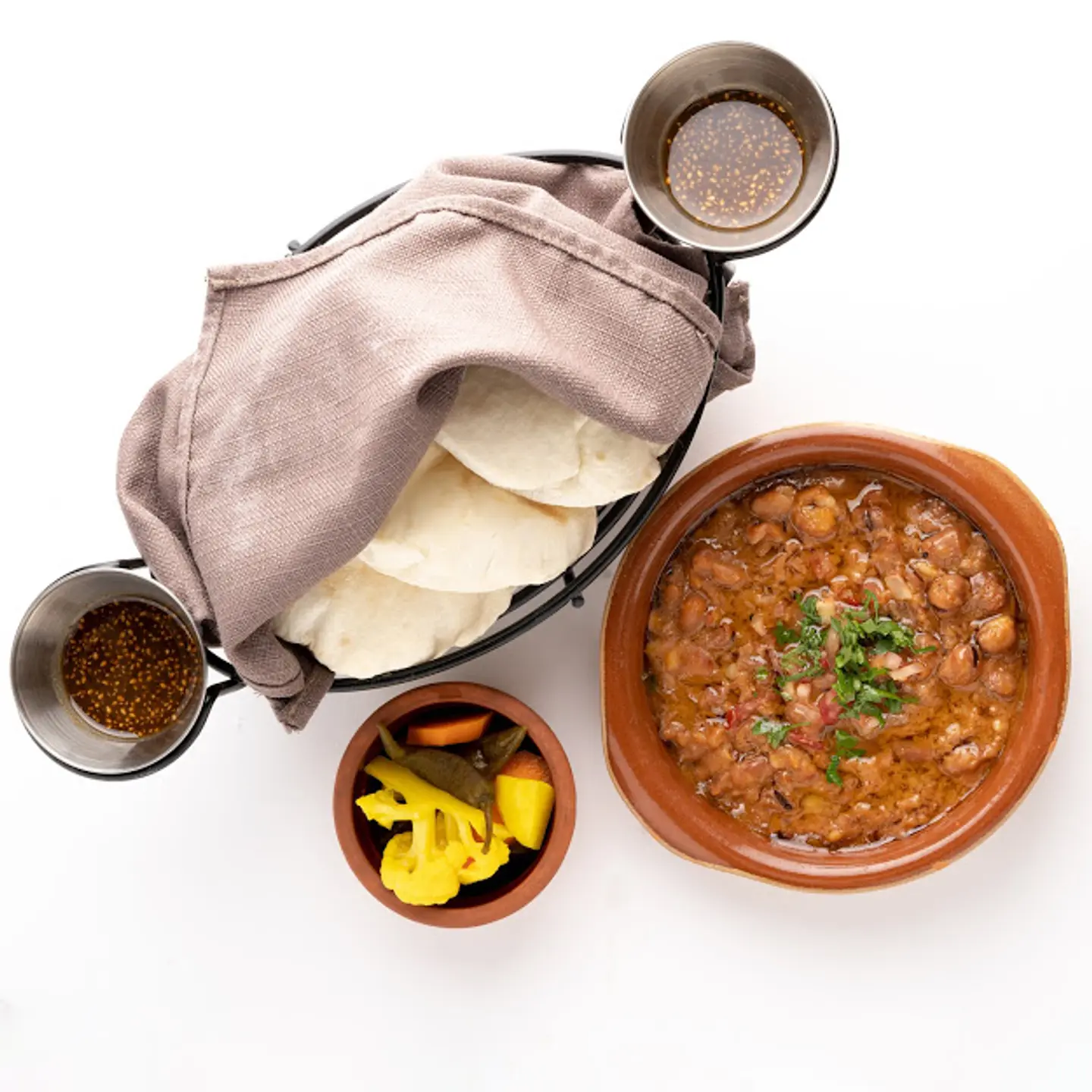 Fakhar Foul - Steamed Foul With Olive Oil