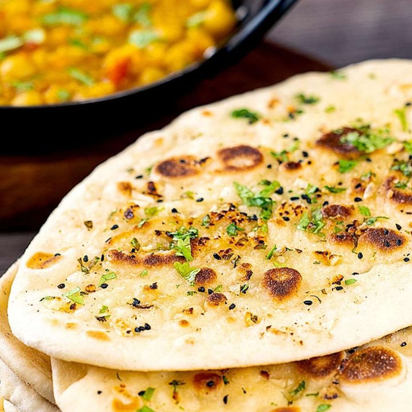 خبز نان بالنعناع
