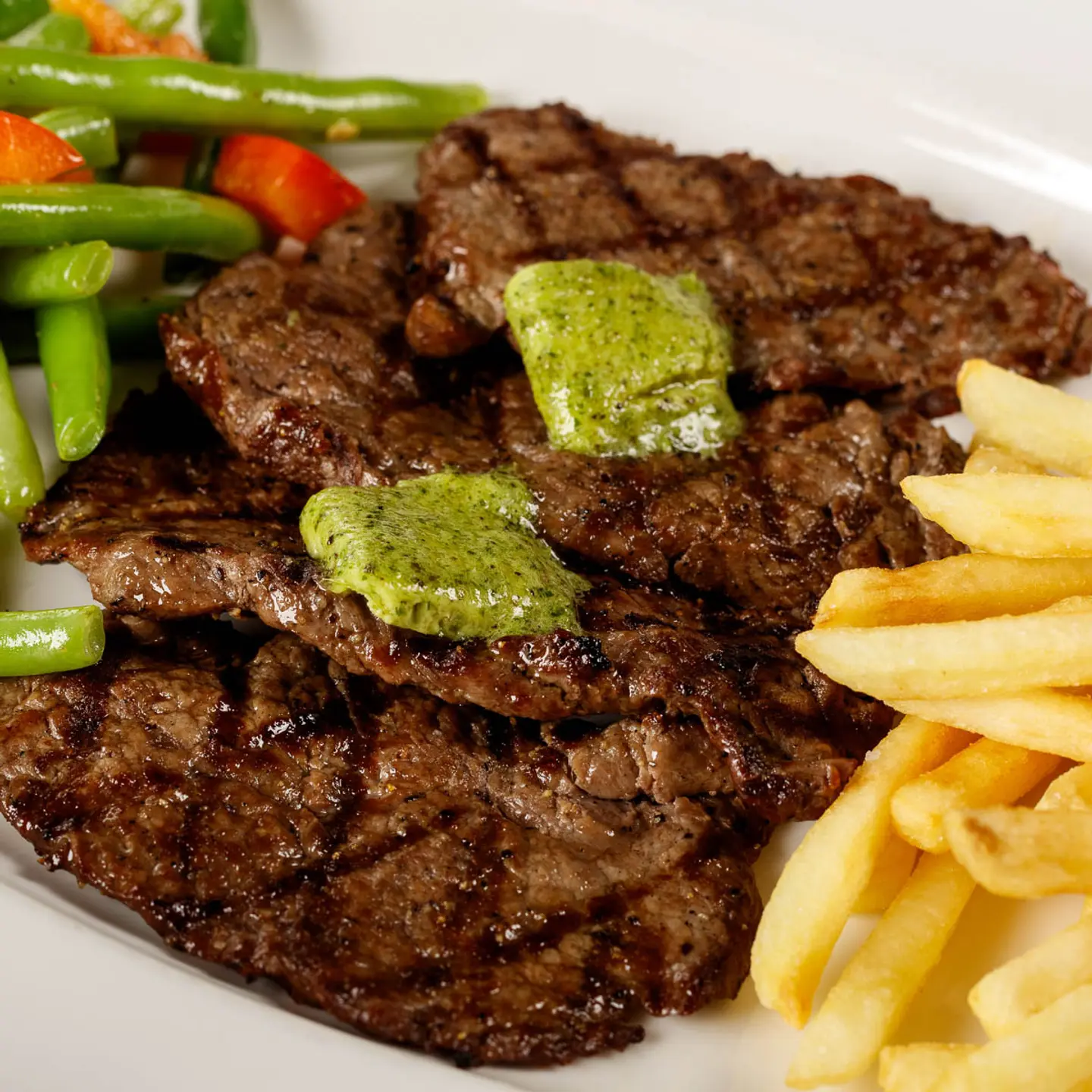 ستيك مع زبدة الأعشاب