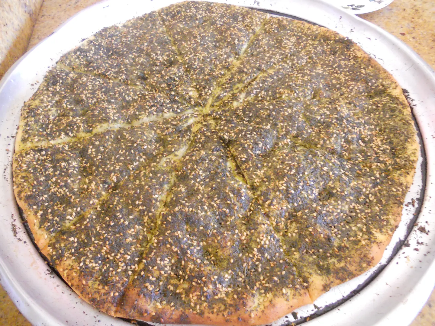 بيتزا جبنة مع زعتر