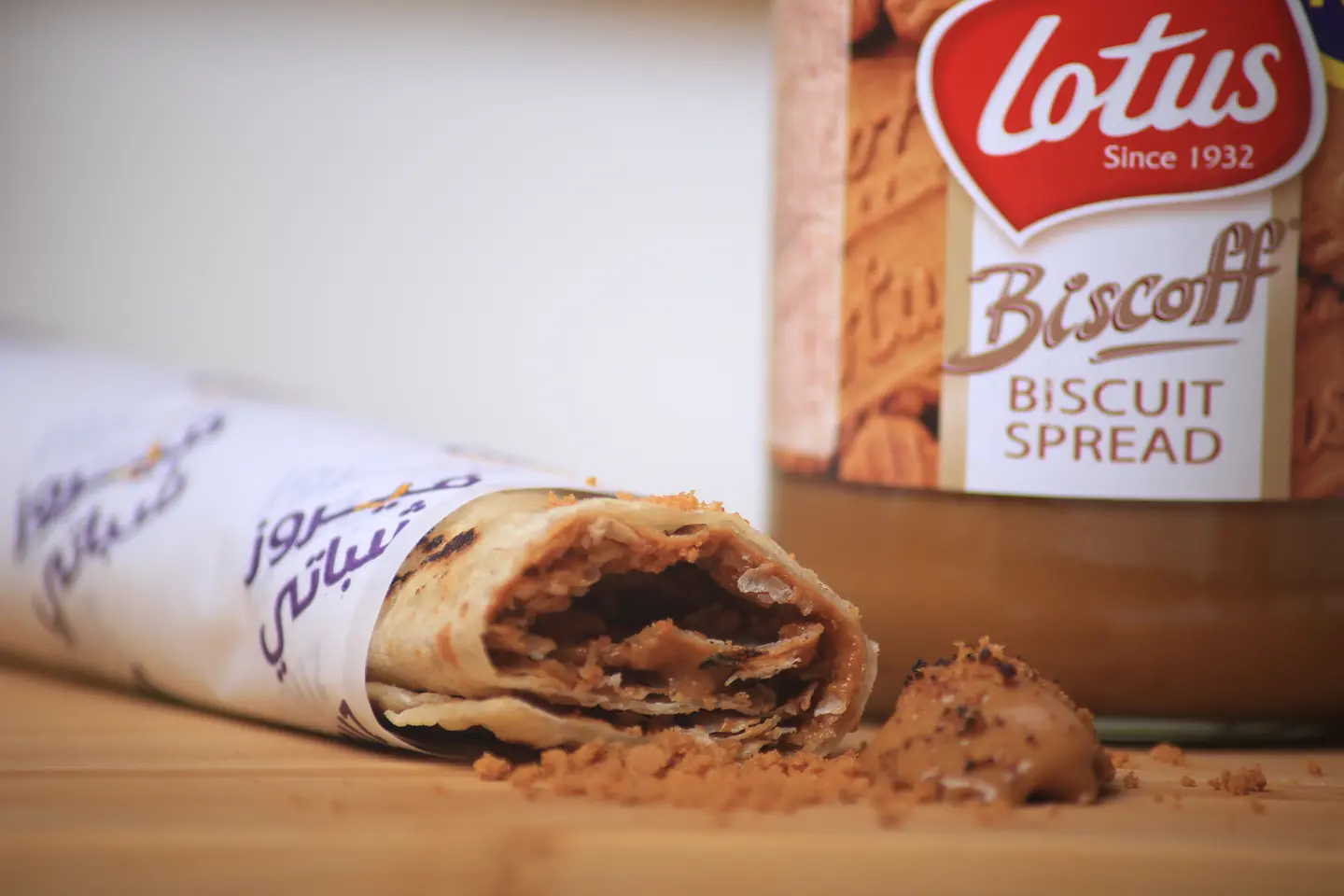 زبدة اللوتس مع البسكويت