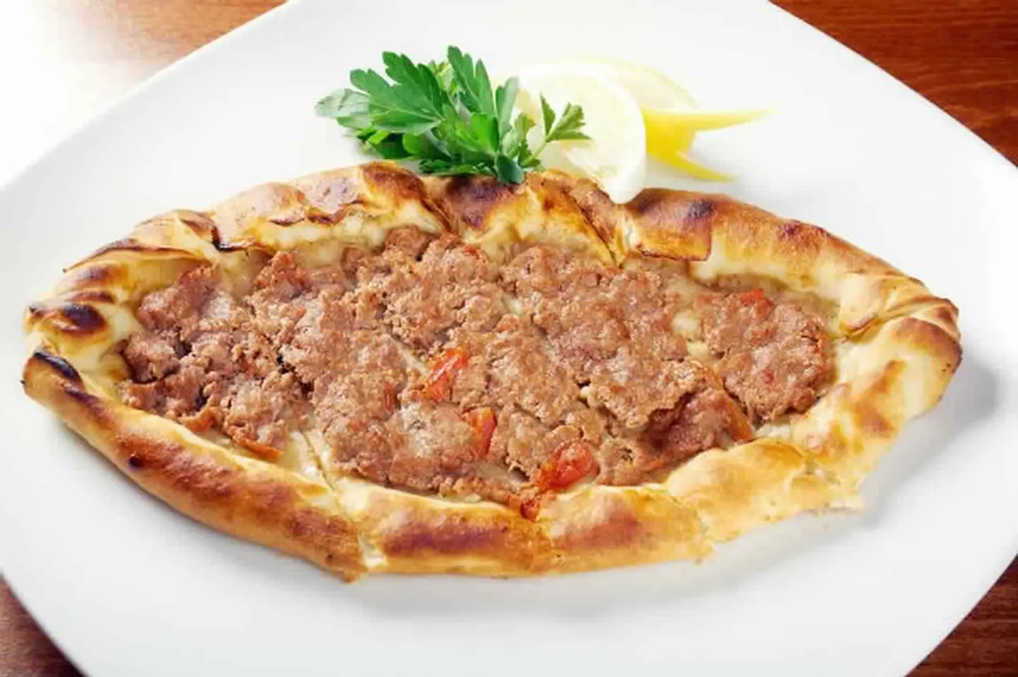 لحم بالعجين مع بيض