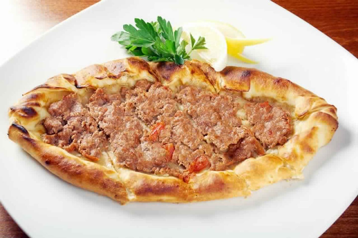 لحم بالعجين مع بيض
