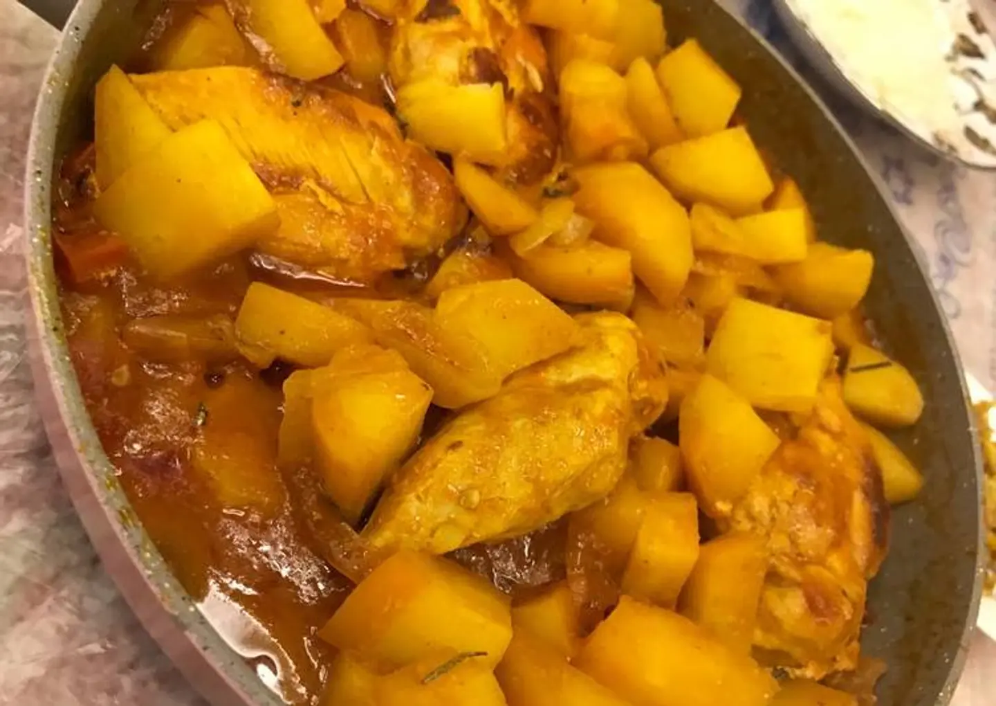 Chicken Edam With Potatoes