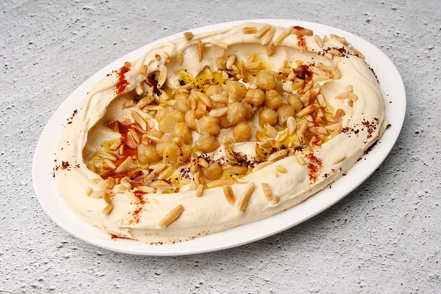 حمص مع لوز