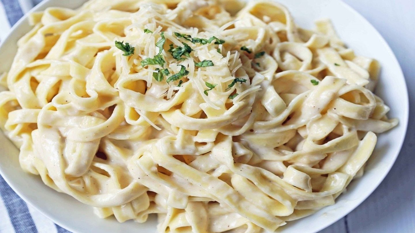 Fettuccine Alfredo