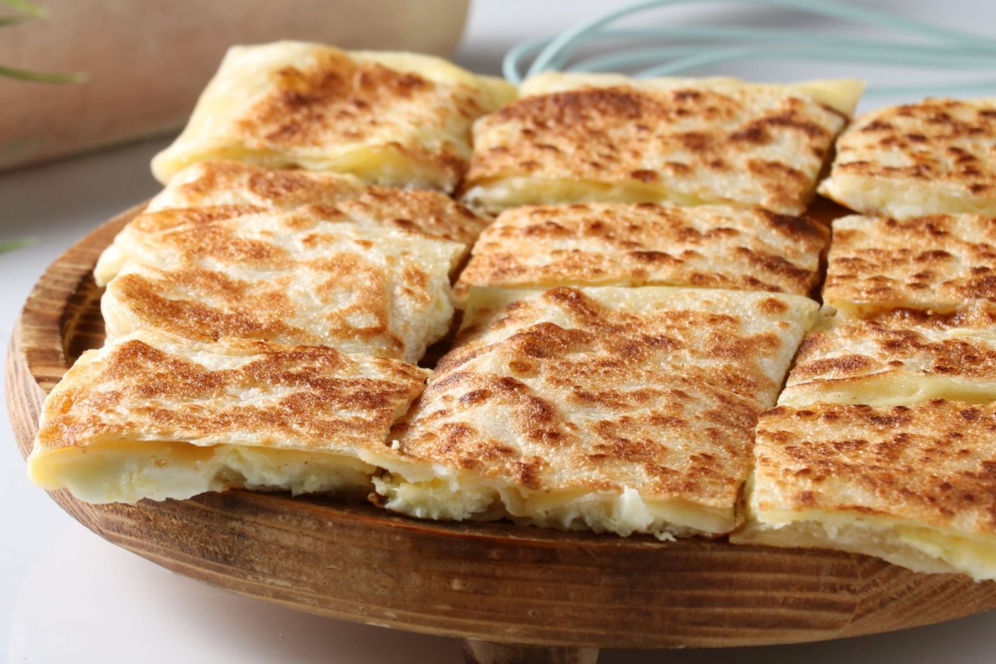 Cream Mutabbaq