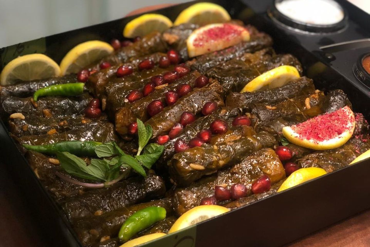 بوكس ضيافة مشكل ورق عنب