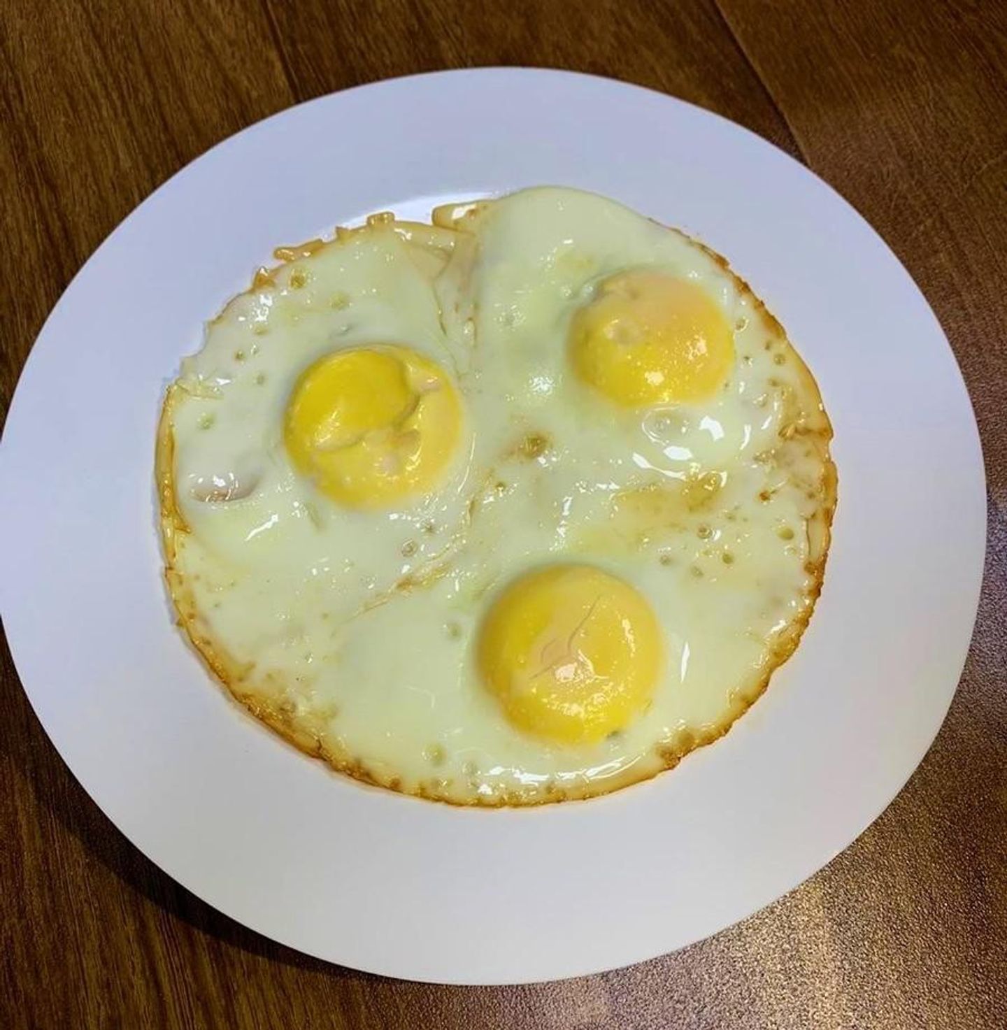 بيض نصف استواء