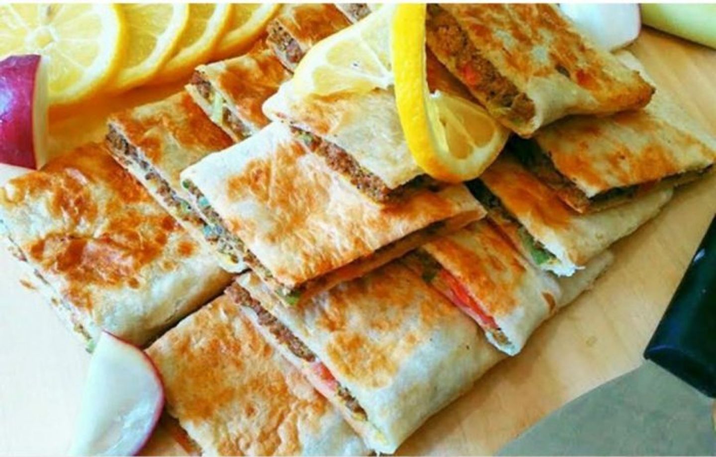 مطبق بالدجاج