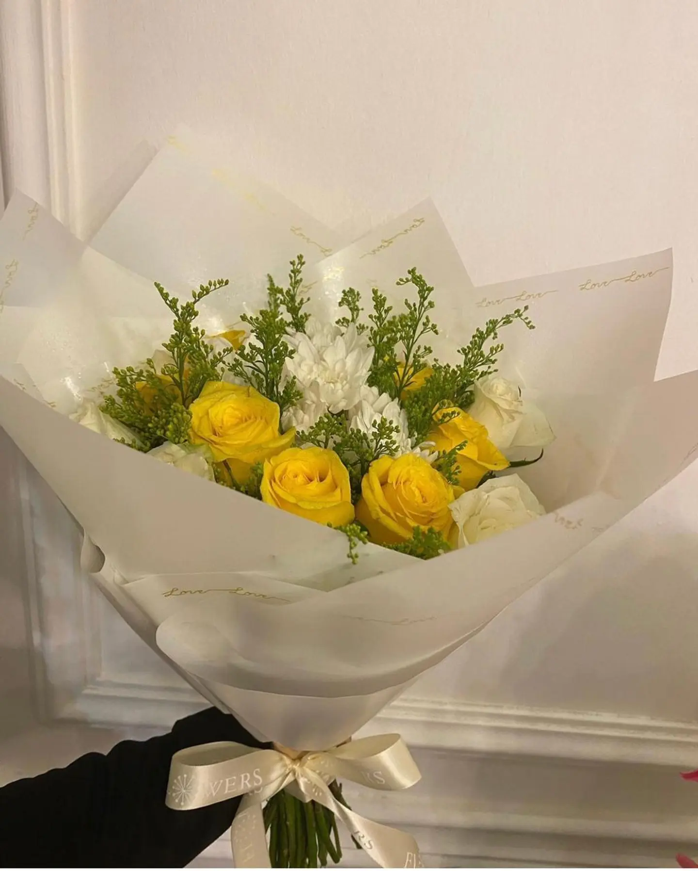 Jouri Rose Bouquet With Cherry Roses