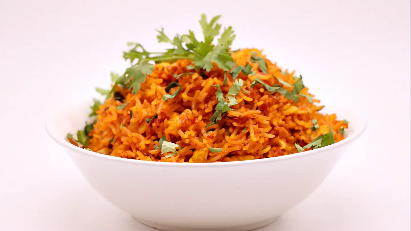 أرز سيشوان بالدجاج