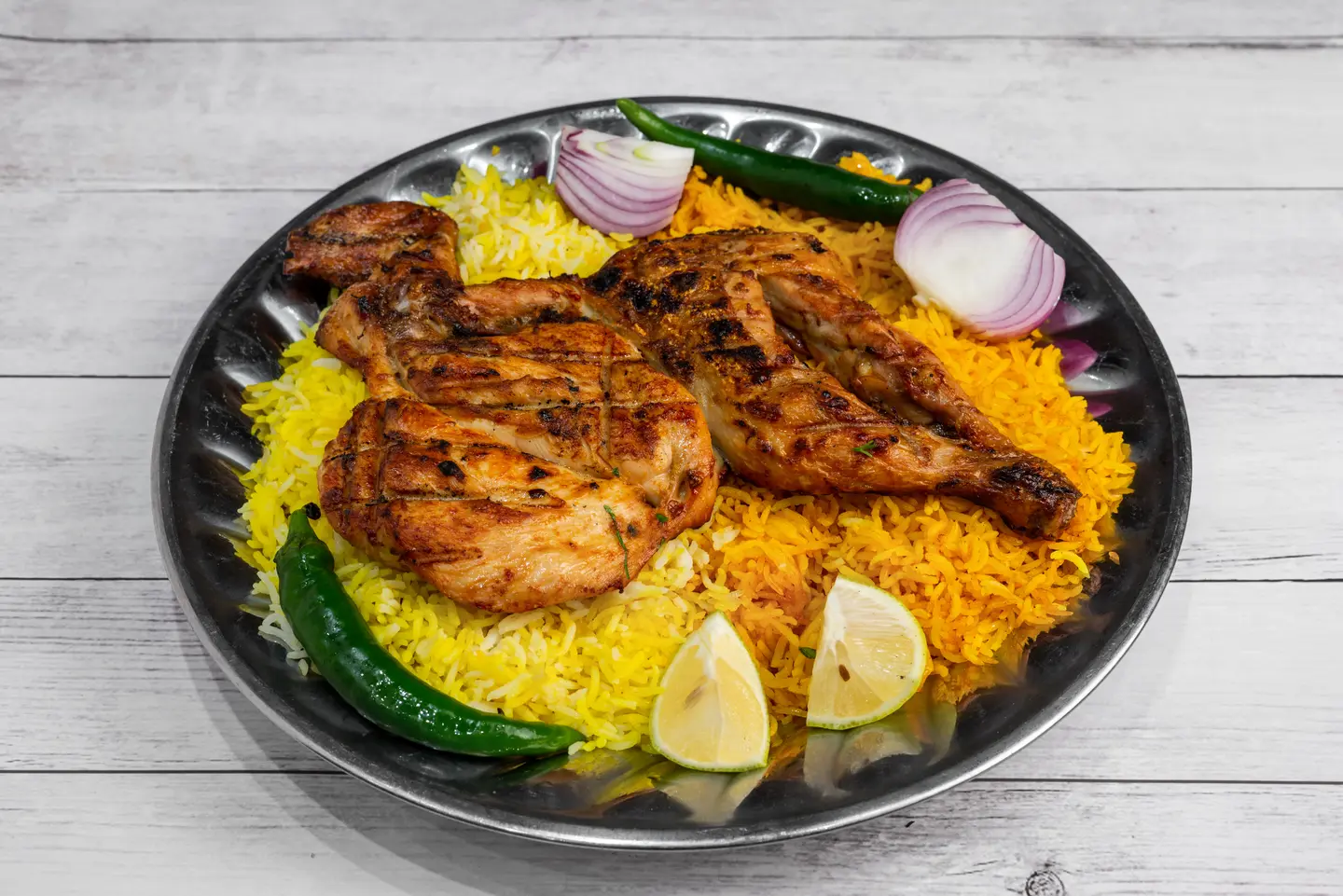 حبة دجاج على الفحم مع الرز