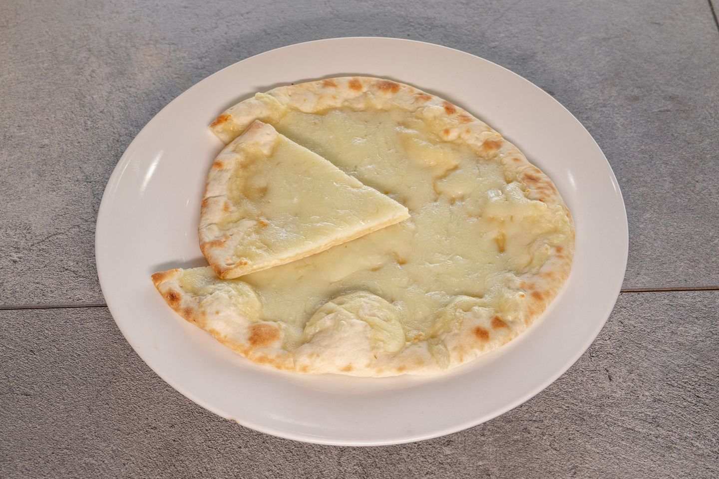 فطيرة جبن موزاريلا