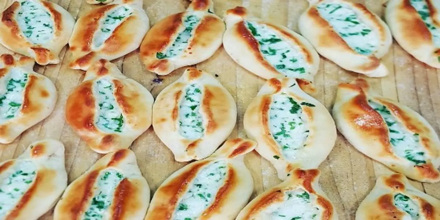فطيرة جبن  - جبن عكاوي