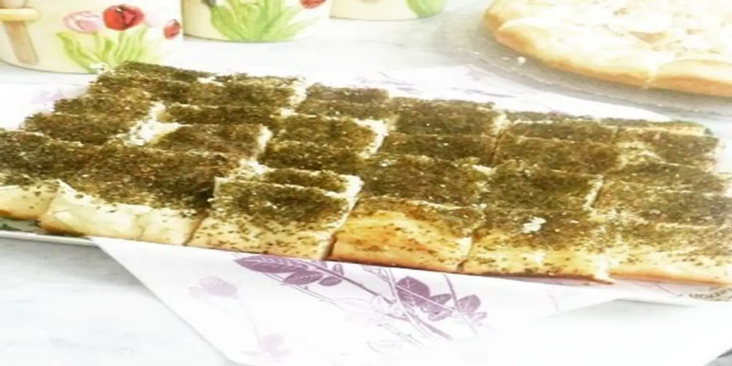 فطيرة لبنه - لبنه بالزعتر