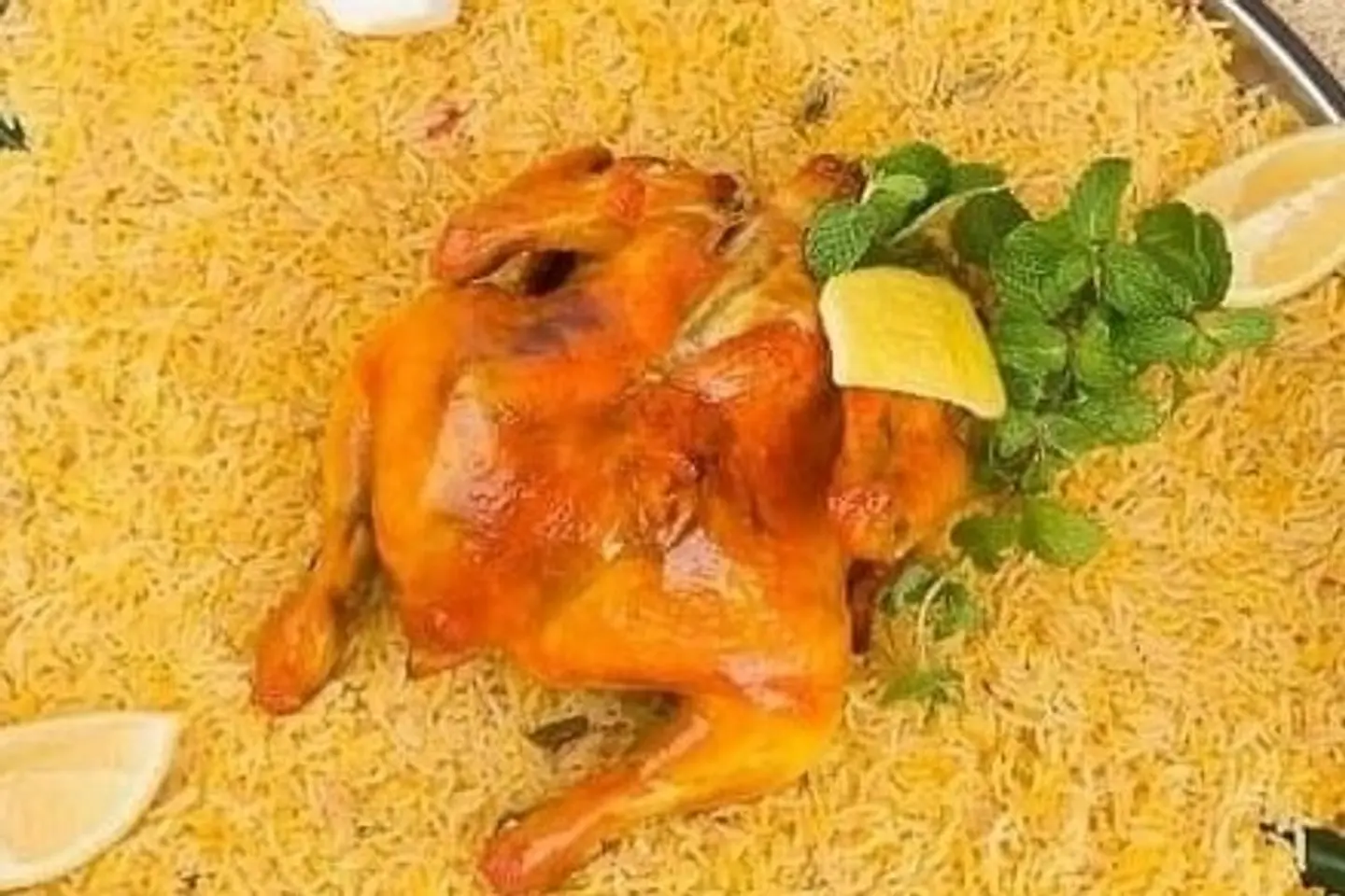 حبة دجاج مندي مع الرز