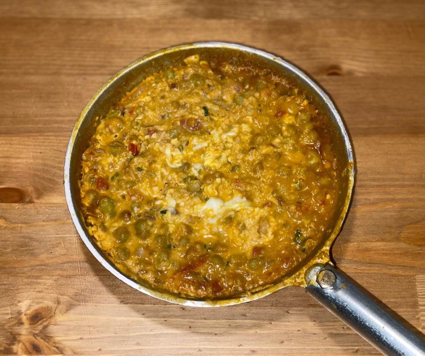 Fakhar Peas With Eggs