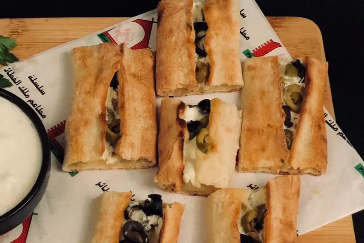 لبنه بالزيتون