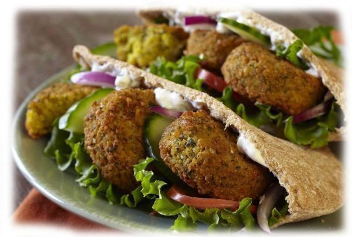 سندوتش طعميه  بالطحينه