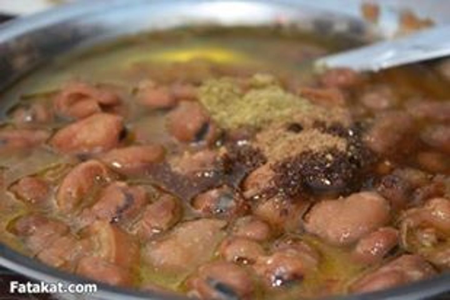 ساندوتش فول بالزيت والطحينه