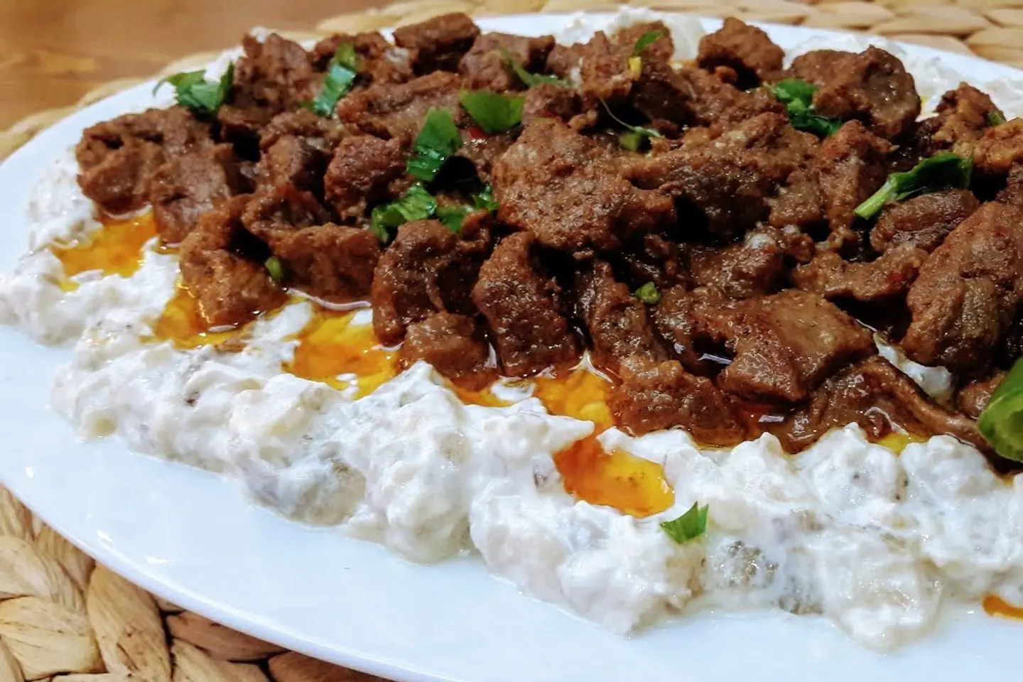 اوصال علي نازك لحم