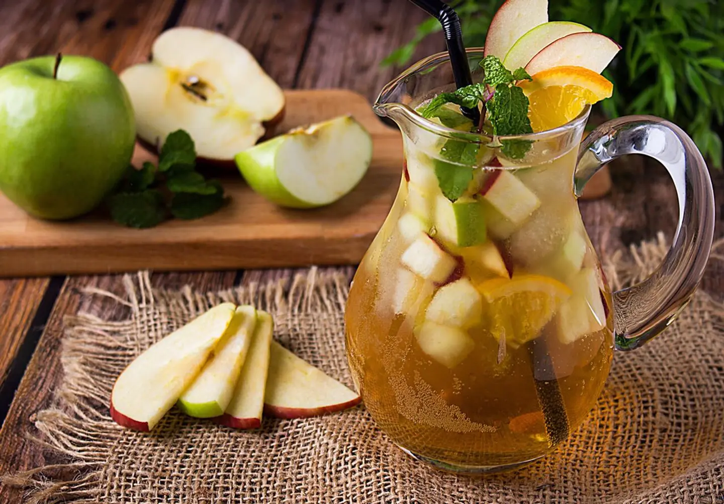 Saudi Cocktail Apple Juice