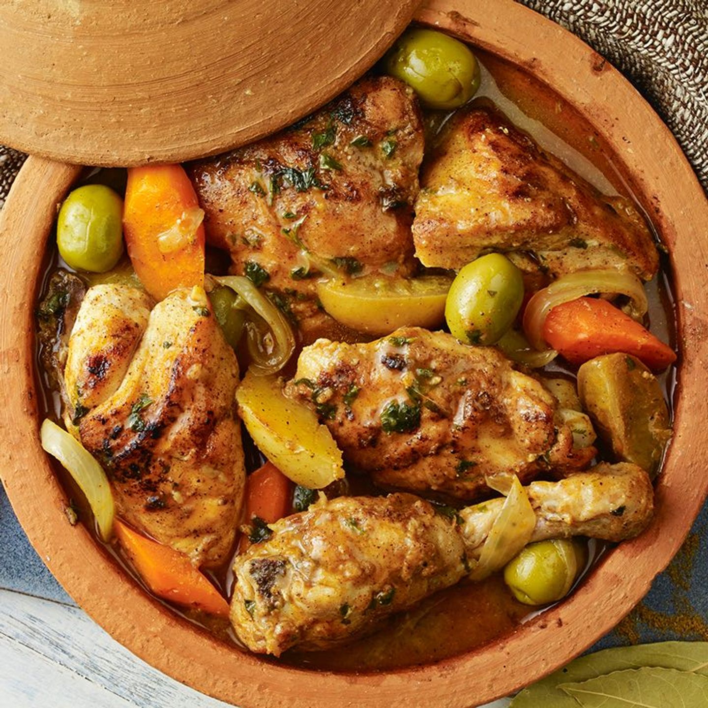 طاجن دجاج بالخضار