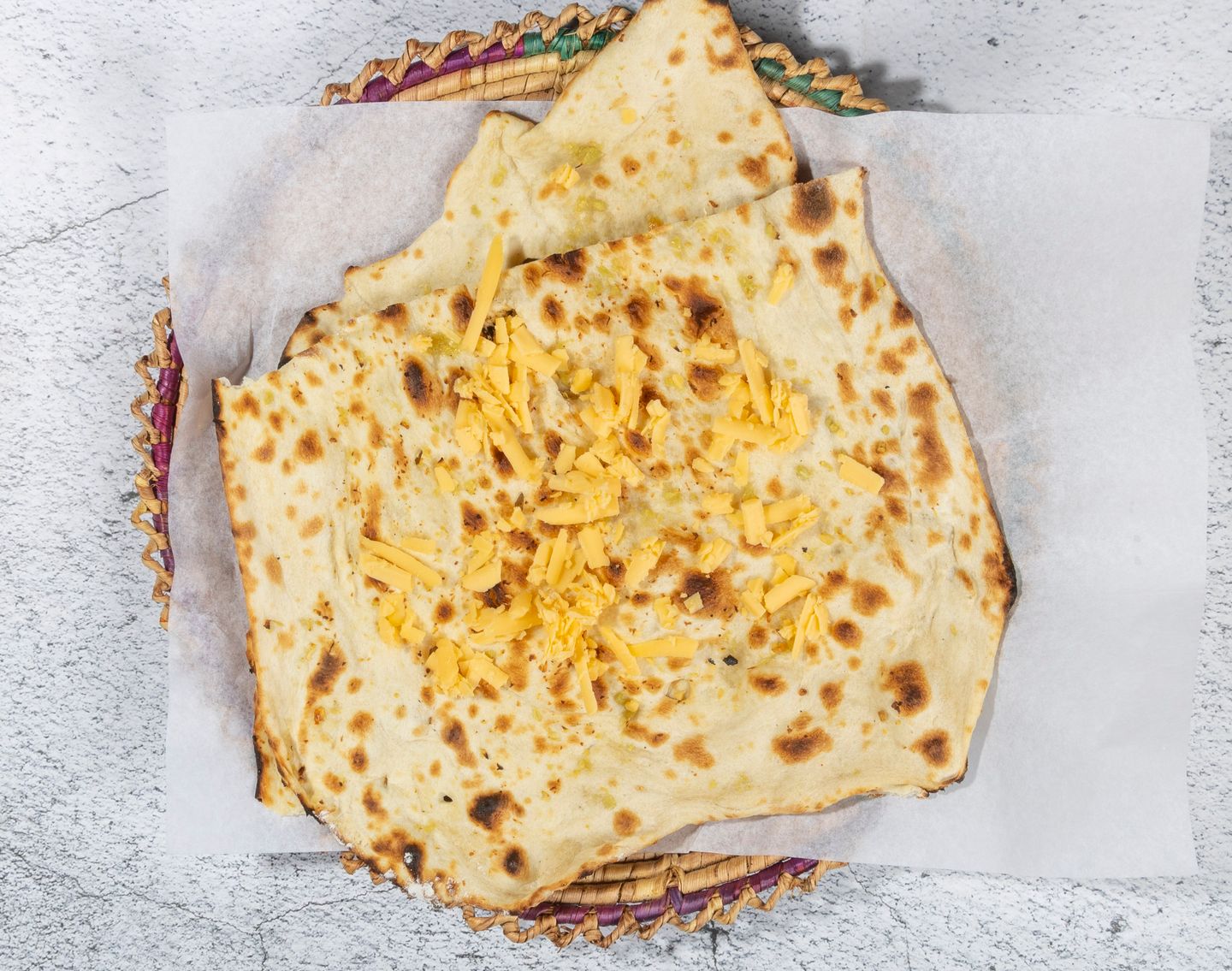خبز نان بالجبنة