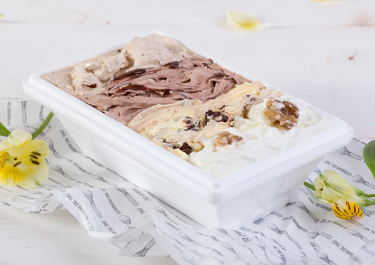 علبة جيلاتو - كبير-٦٠٠غ