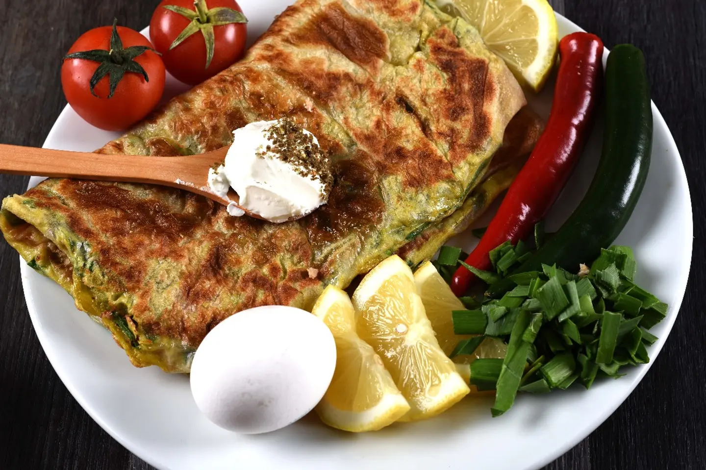 مطبق لبنة مع الزعتر