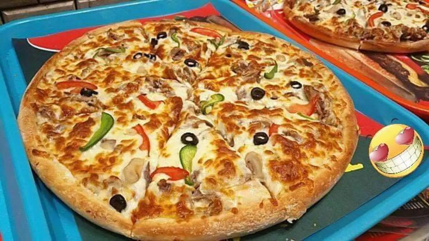 بيتزا دجاج - وسط