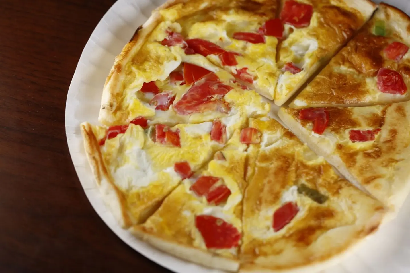 مناقيش بيض مع طماطم