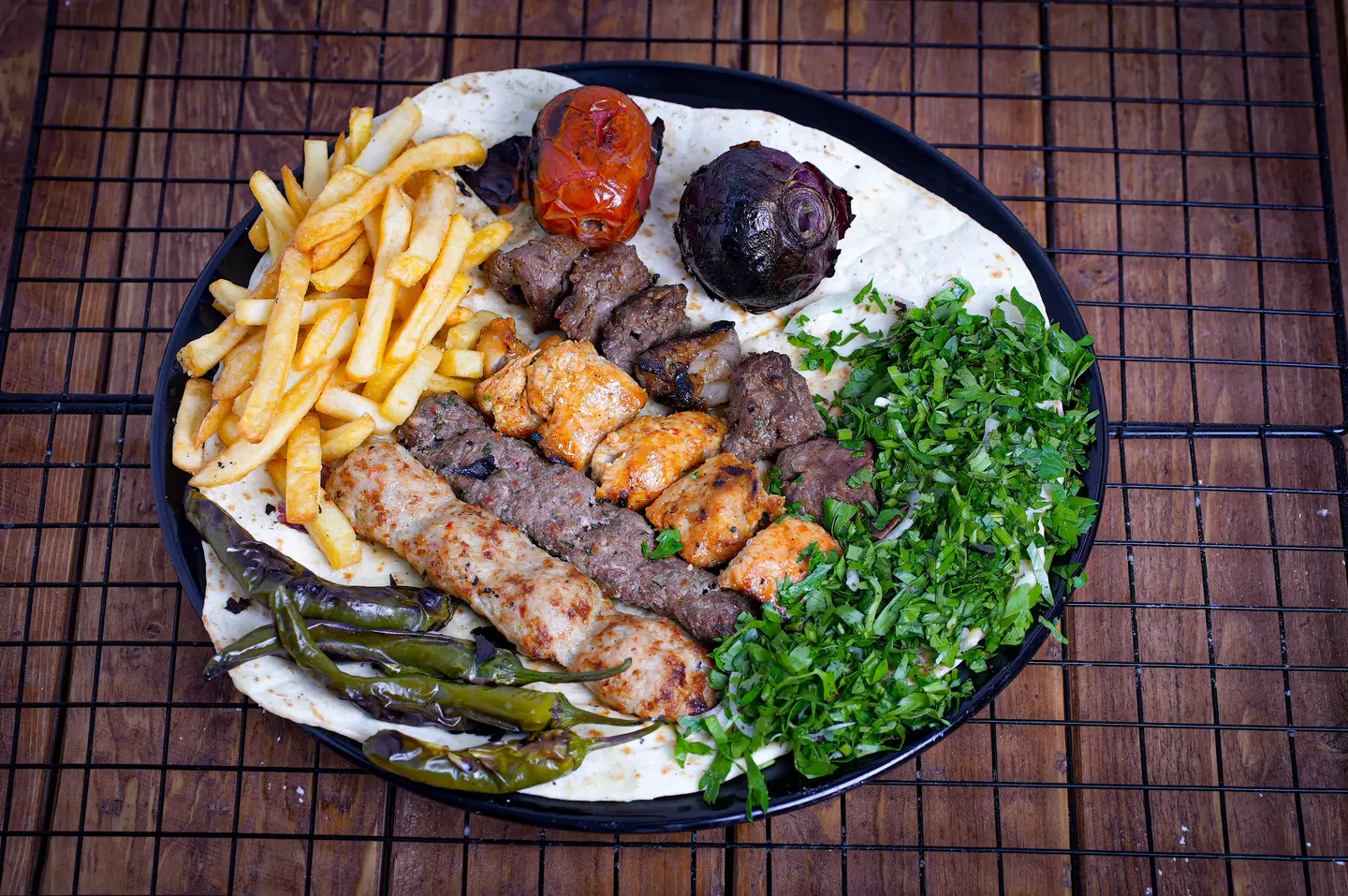 صحن مشكل مشاوي - نفر اربعة اسياخ
