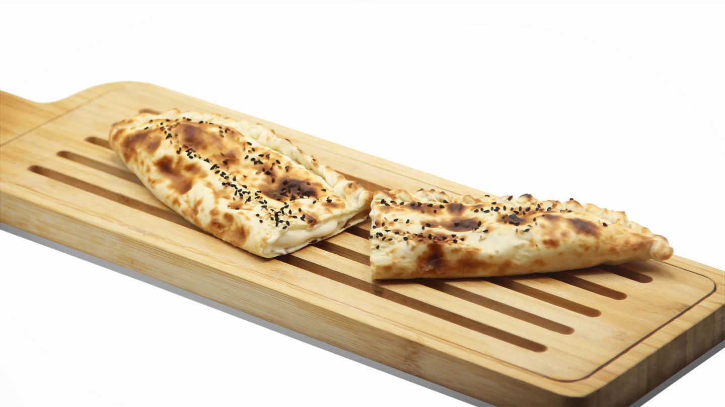 خبز تنور بالجبنة السائلة