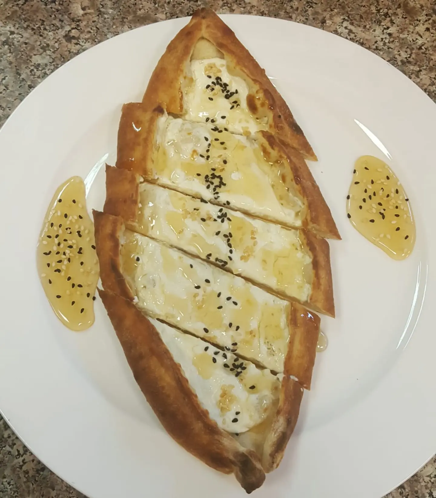 لبنه بالعسل