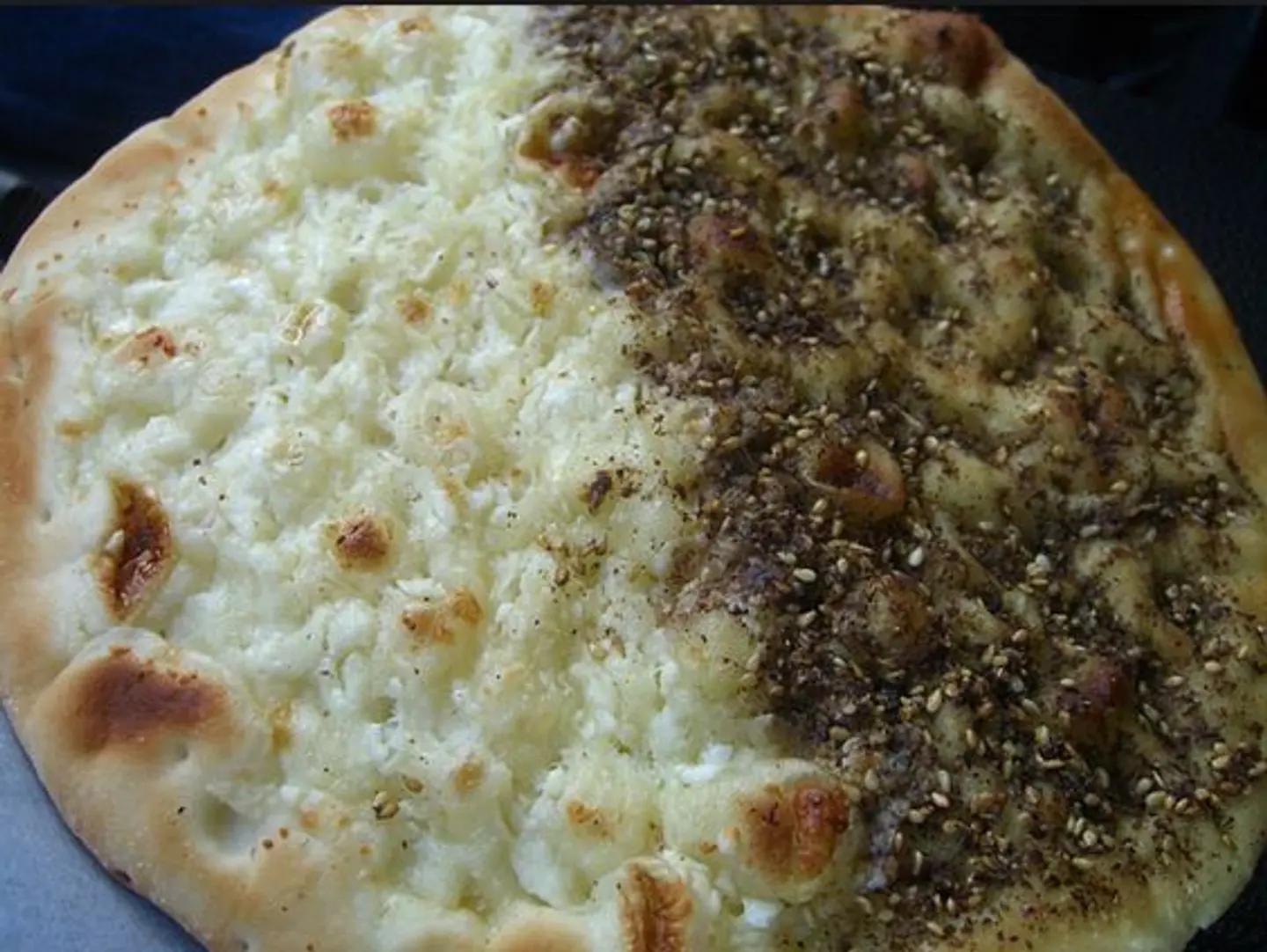 لبنه بالزعتر