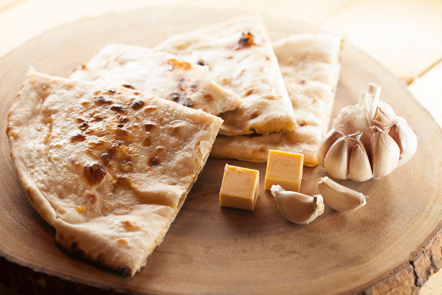 نان بالجبن