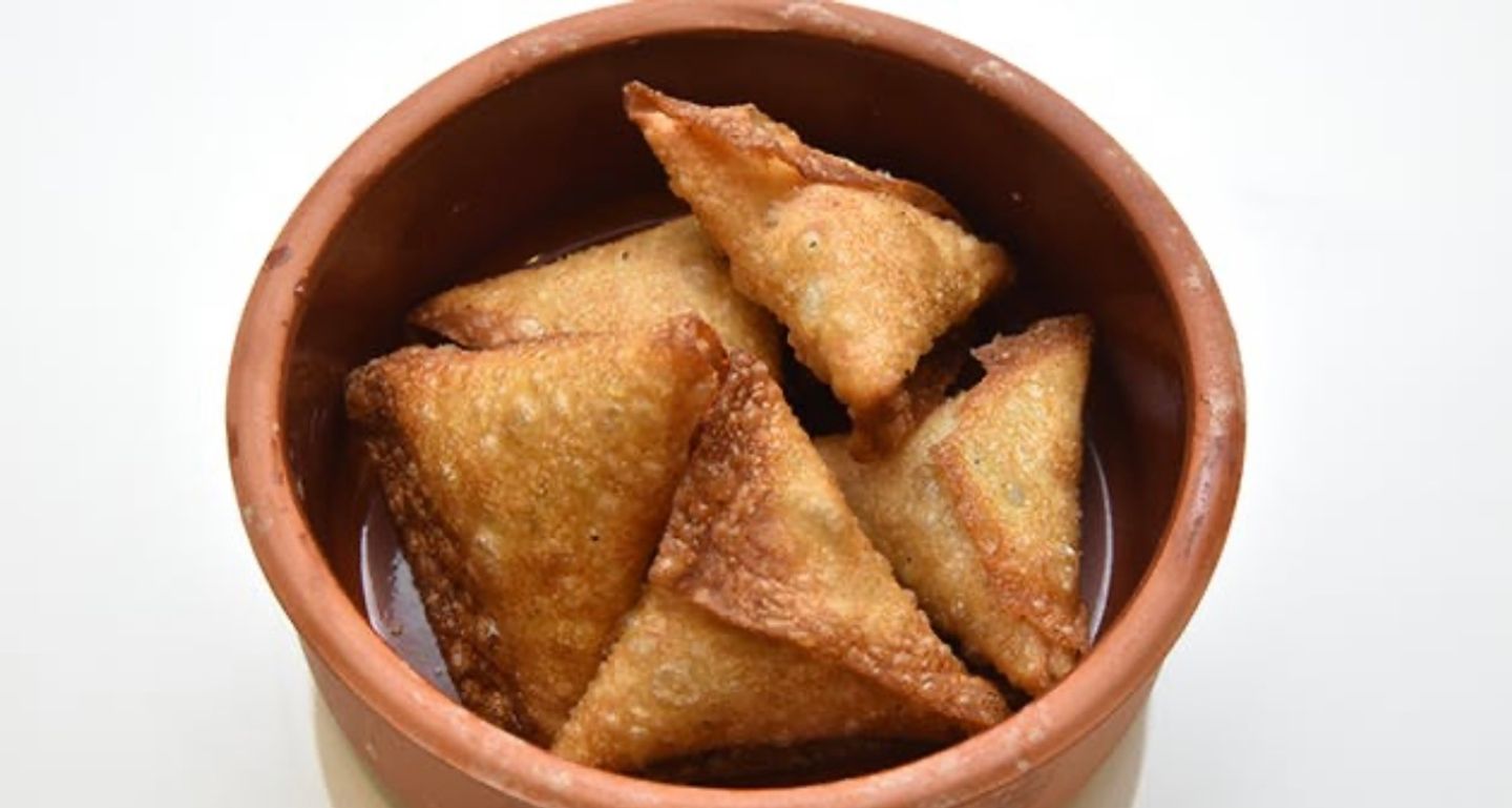 سمبوسه جبنه بيضاء قطعه واحده