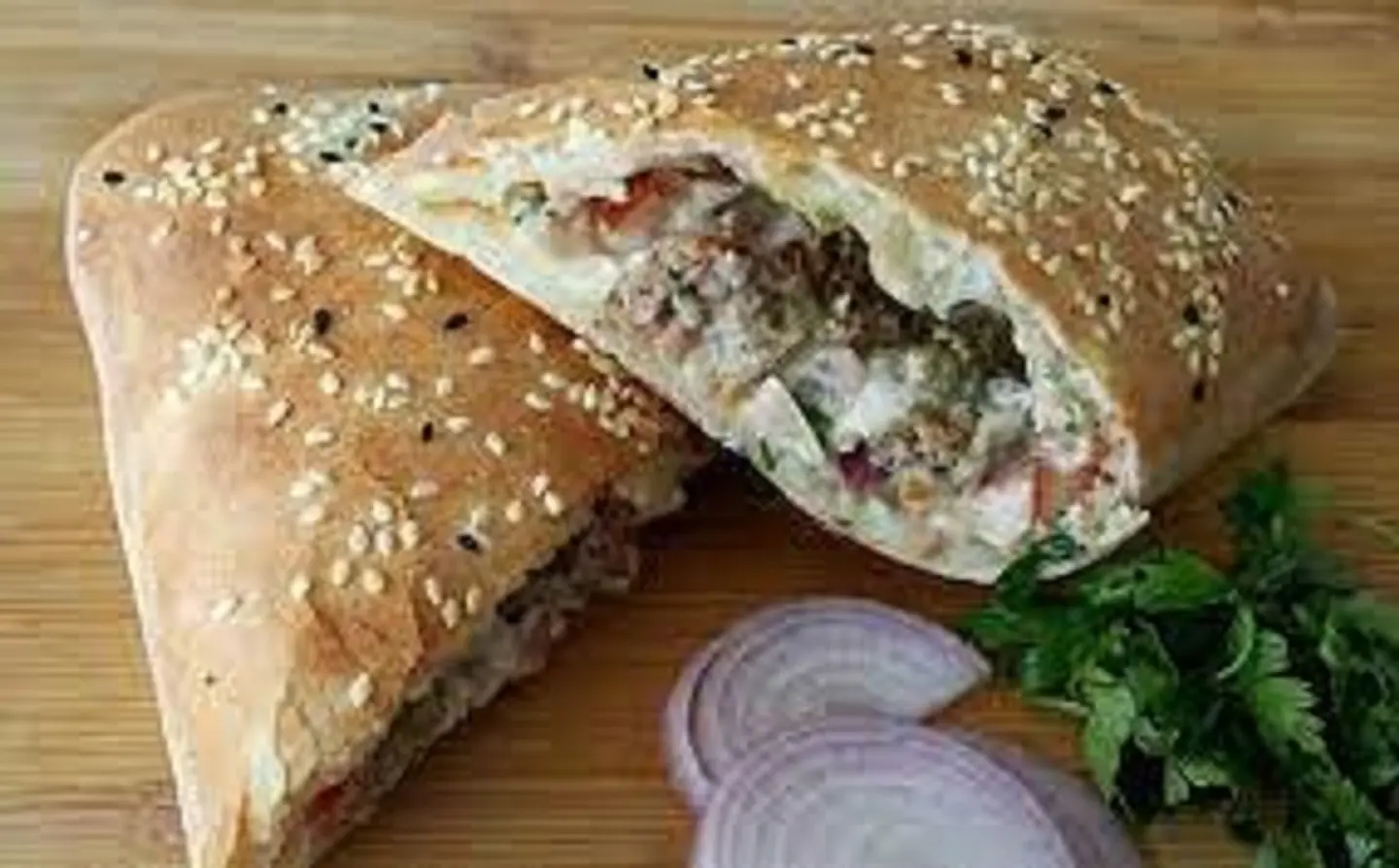 فطيرة كباب لحم باللبنة