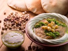 حمص على فول - وسط