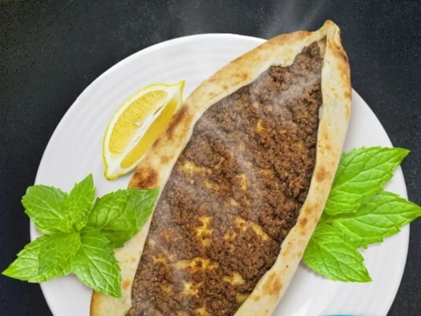 صفيحة لحم بدبس الرمان