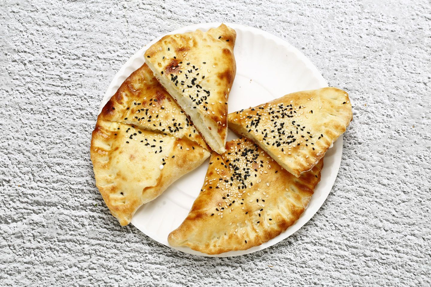 Round Akkawi Pie