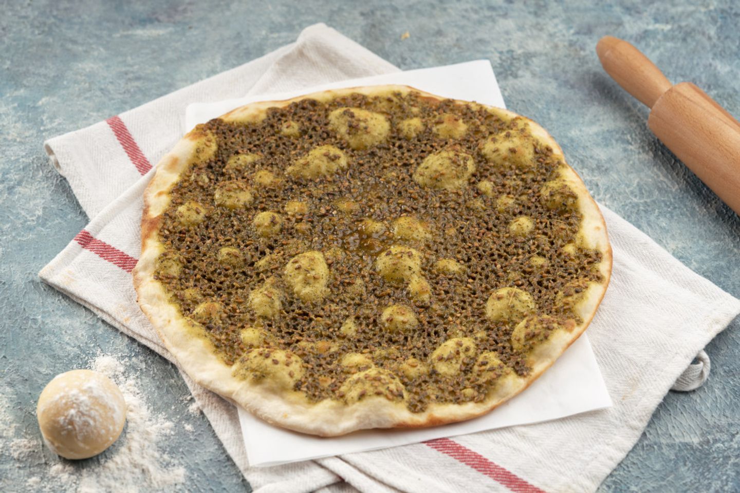 بيتزا زعتر كبير