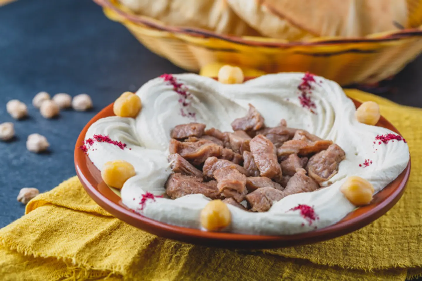 حمص باللحم - كبير