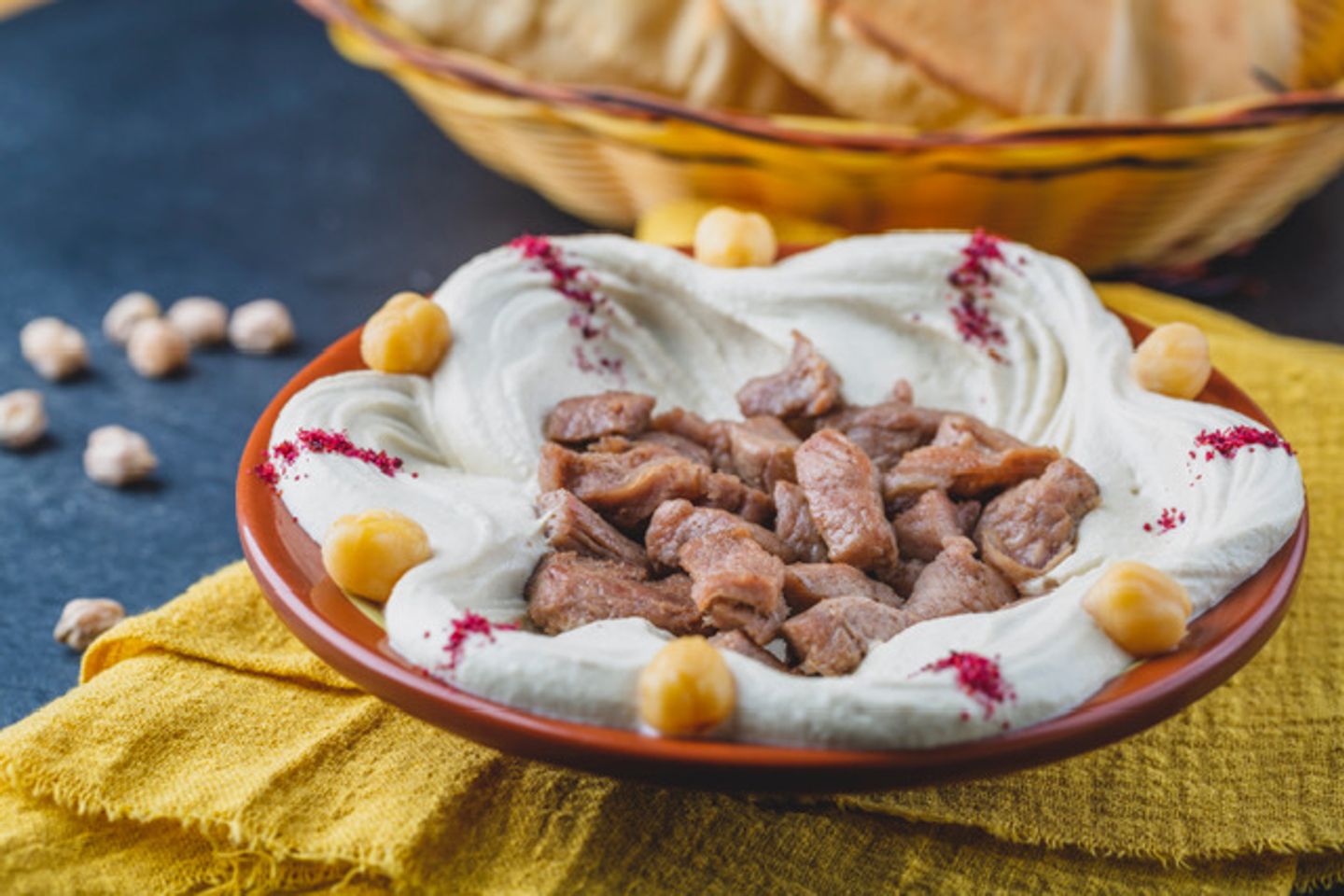حمص باللحم - كبير