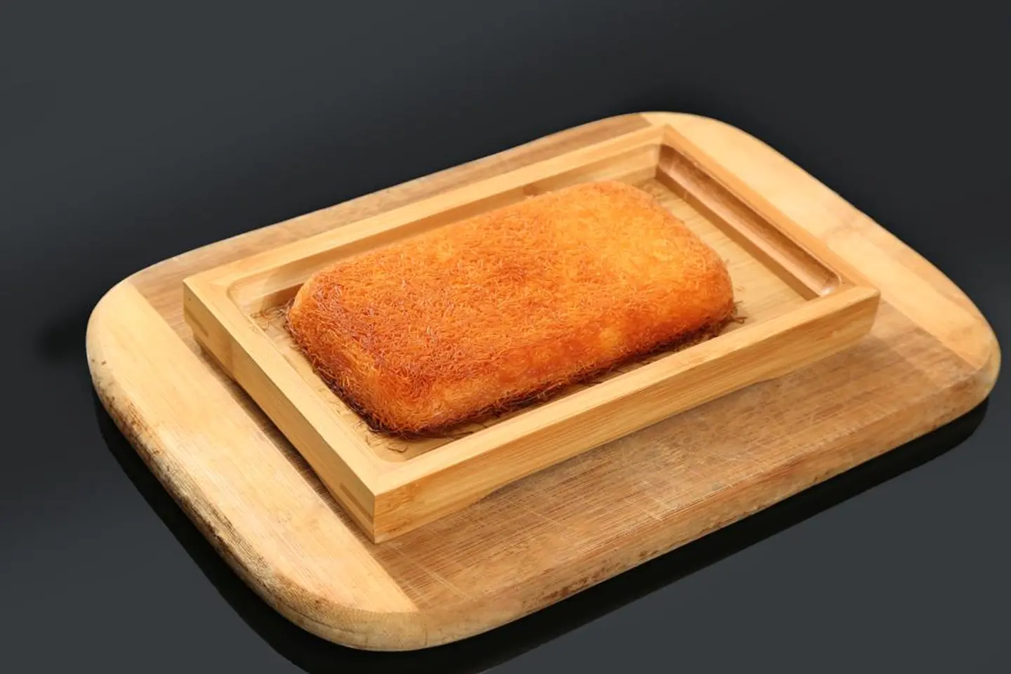 كنافة مستطيل قشطة بحشوة سنيكرز