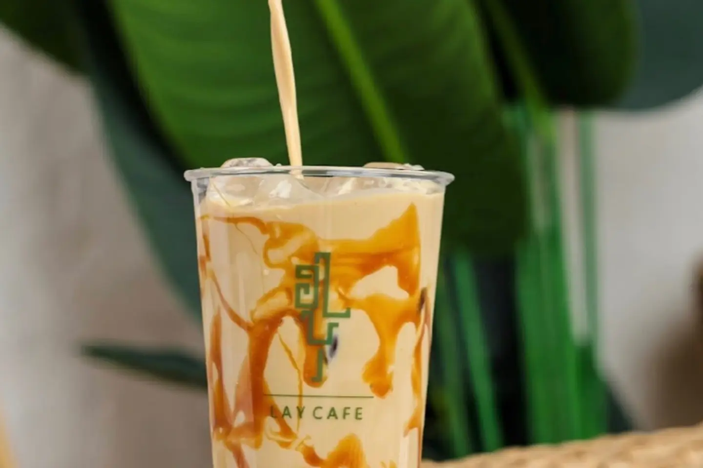 ايس شيكر