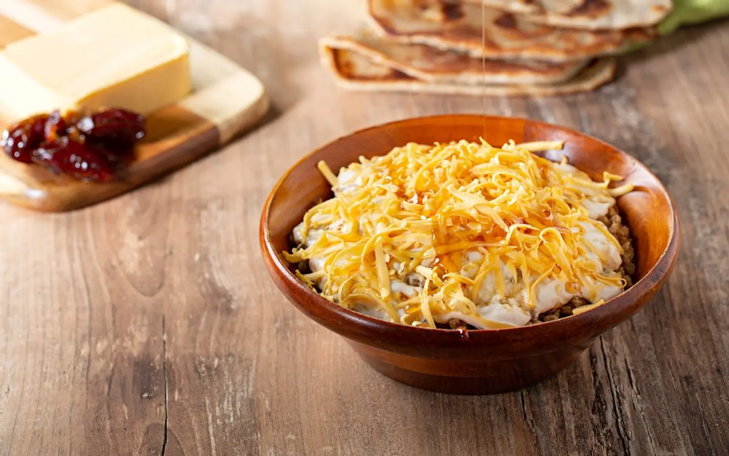 فتة قشطة بالسمن والعسل